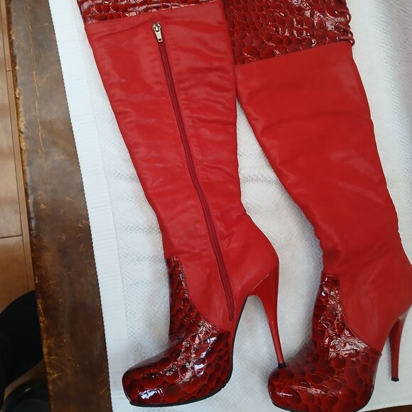 Over-the-knee tall leather boots. New and Unworn. - Picture 1 of 8